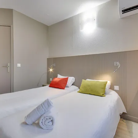 Brit Centre Hotel 3*