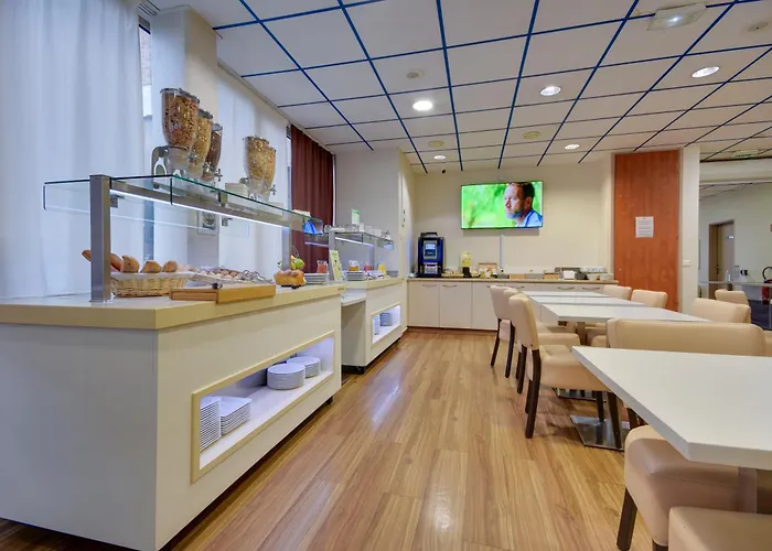 Brit Centre Hotel 3*