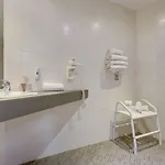 Brit Centre מלון 3*