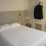 Brit Centre מלון 3*