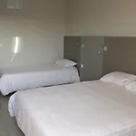 Brit Centre מלון 3*