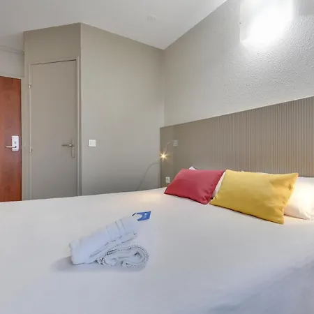 מלון Brit Centre 3*