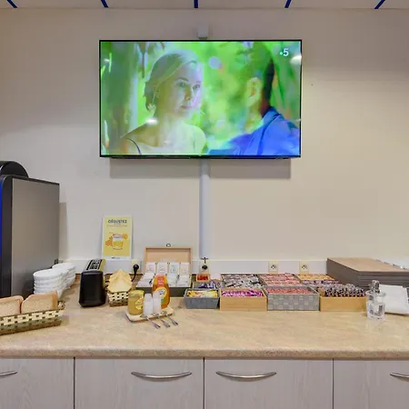 מלון Brit Centre 3*