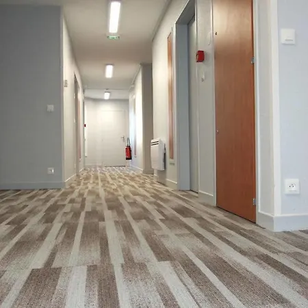 מלון Brit Centre 3*