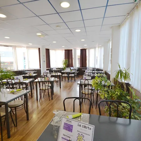 מלון Brit Centre ליל