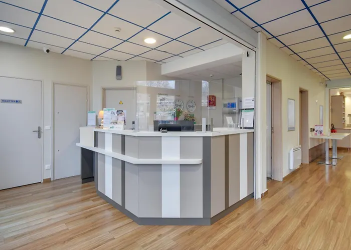 Brit Centre מלון 3*