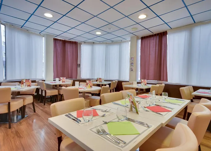 Brit Centre מלון 3*