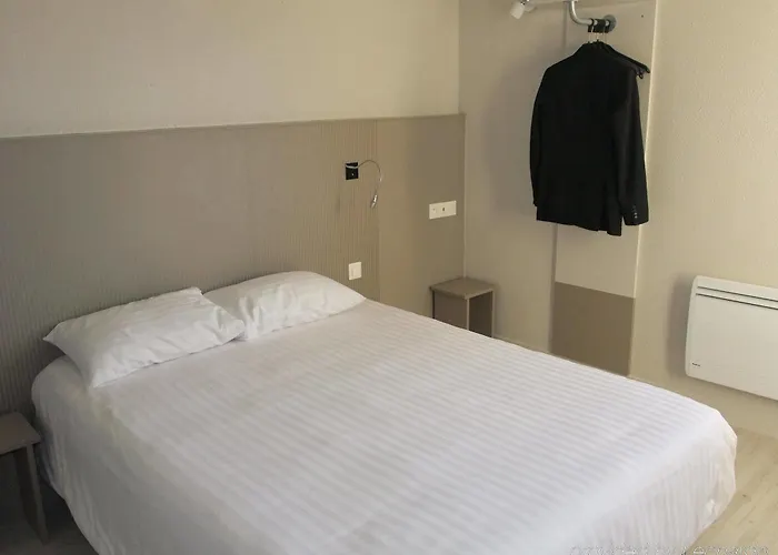 Brit Centre מלון 3*