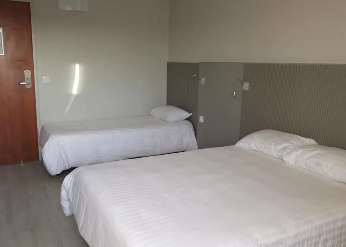 Brit Centre מלון 3*